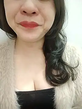 Girl Shy2000 online show from January 14, 2026, 12:55 pm