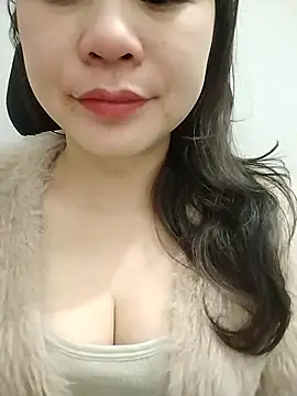 Girl Shy2000 online show from February 3, 2026, 10:04 pm