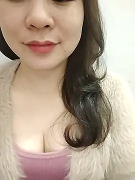 Girl Shy2000 online show from February 4, 2026, 11:42 pm