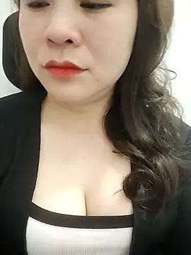 Girl Shy2000 online show from February 26, 2026, 3:33 pm