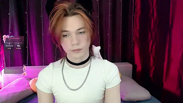 Snapshot of evan_reinhart chatting on December 17, 2025, 5:30 pm evan reinhart online show from December 17, 2025, 5:30 pm