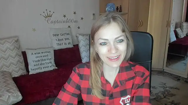 Snapshot of Tiffany_Bates chatting on September 29, 2025, 9:47 am Tiffany Bates online show from September 29, 2025, 9:47 am