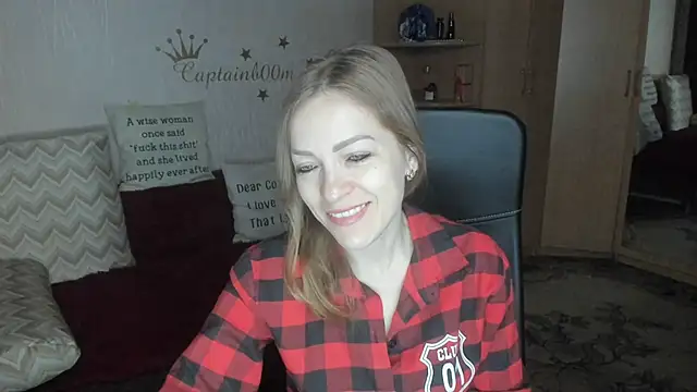 Snapshot of Tiffany_Bates chatting on November 5, 2025, 3:39 am Tiffany Bates online show from November 5, 2025, 3:39 am