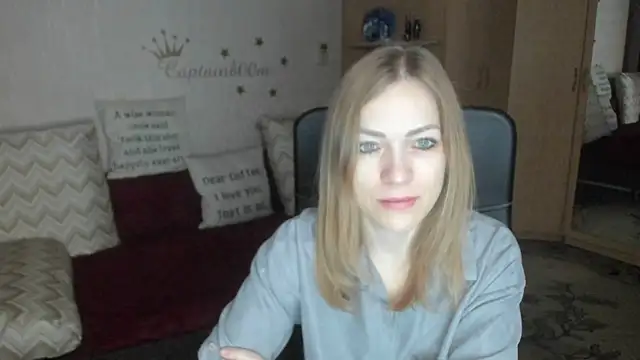 Snapshot of Tiffany_Bates chatting on November 12, 2025, 3:18 am Tiffany Bates online show from November 12, 2025, 3:18 am