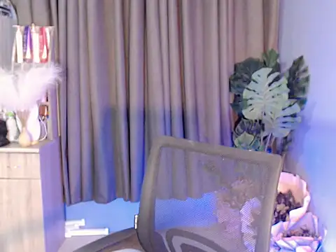 Asian briee143xx online show from March 1, 2026, 3:58 pm