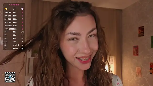 KeilaJeschon online show from November 1, 2025, 4:14 am