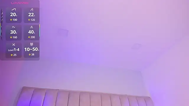 EllaaThorne online show from May 14, 2026, 2:51 am