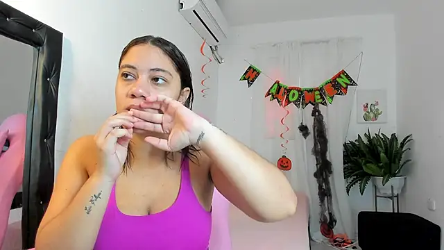 Snapshot of vanelope_smith chatting on October 22, 2025, 7:24 pm vanelope smith online show from October 22, 2025, 7:24 pm