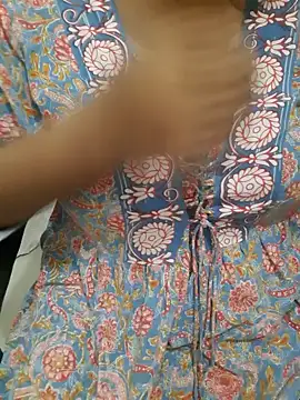 Minakshi 677 online show from October 4, 2025, 5:33 pm