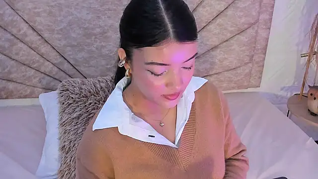 EmmaBlossom online show from December 19, 2025, 4:14 pm