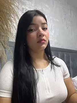 EmmaBlossom online show from February 18, 2026, 1:18 pm