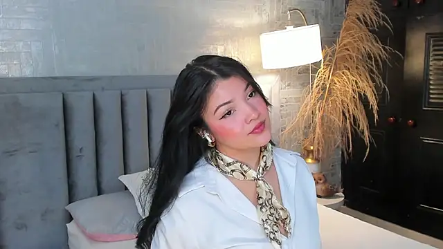 Snapshot of EmmaBlossom chatting on May 21, 2026, 12:34 pm EmmaBlossom online show from May 21, 2026, 12:34 pm