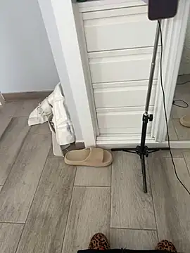 Naomi24herr online show from February 14, 2026, 4:04 pm