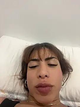 Naomi24herr online show from March 5, 2026, 8:43 am