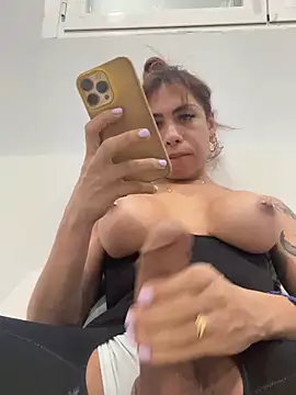 Naomi24herr online show from March 16, 2026, 3:34 am