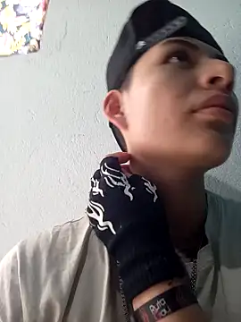 Snapshot of Owen_tomboy chatting on October 14, 2025, 5:58 pm Owen tomboy online show from October 14, 2025, 5:58 pm