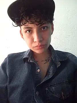 Snapshot of Owen_tomboy chatting on October 21, 2025, 4:19 pm Owen tomboy online show from October 21, 2025, 4:19 pm