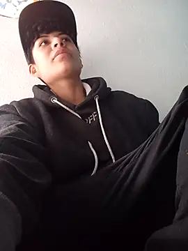 Snapshot of Owen_tomboy chatting on November 4, 2025, 3:11 pm Owen tomboy online show from November 4, 2025, 3:11 pm