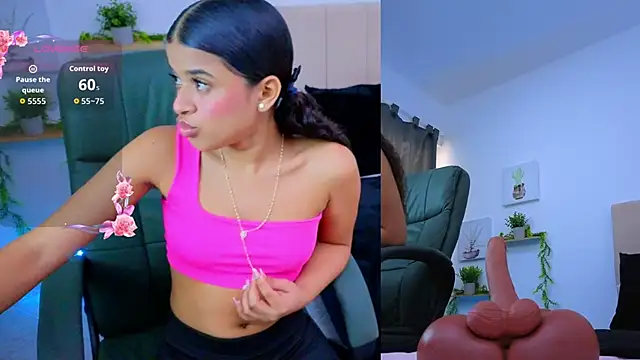 pequitasmedusa9 online show from November 15, 2025, 6:48 pm