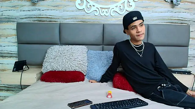 Lovers 21 online show from October 2, 2025, 7:54 pm