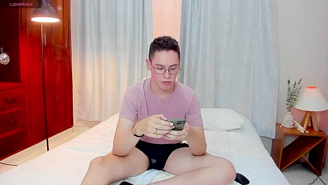 Snapshot of royal_fantasy chatting on September 29, 2025, 7:40 pm royal fantasy online show from September 29, 2025, 7:40 pm