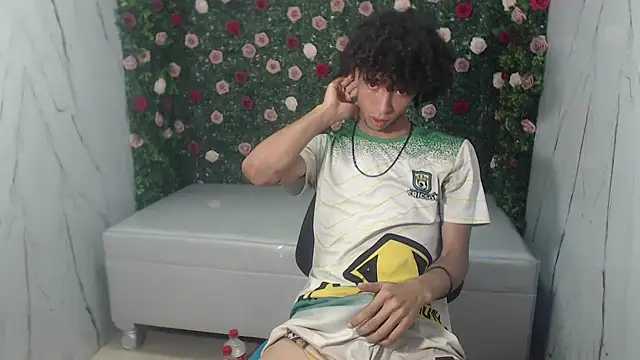 Snapshot of xion_ez chatting on October 31, 2025, 8:43 pm xion ez online show from October 31, 2025, 8:43 pm