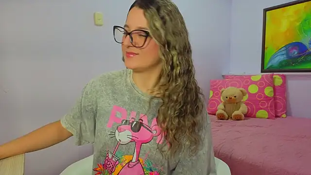 Snapshot of katiaa_lovv chatting on May 14, 2026, 12:12 pm katiaa lovv online show from May 14, 2026, 12:12 pm