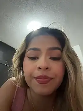 Snapshot of itsdanividarte chatting on April 5, 2026, 12:41 am itsdanividarte online show from April 5, 2026, 12:41 am