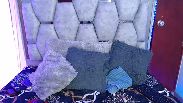 AnalyMilles online show from December 4, 2025, 12:20 am