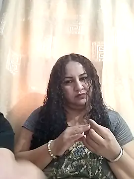 Snapshot of MEYBELLATINA chatting on October 15, 2025, 9:26 pm MEYBELLATINA online show from October 15, 2025, 9:26 pm