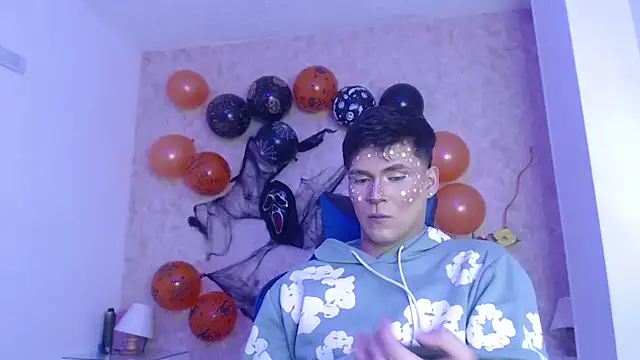 Aaron Foxxx online show from November 2, 2025, 7:16 pm