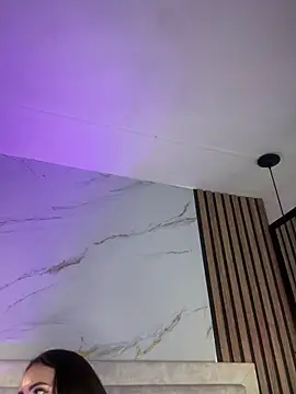 Honey noir online show from December 16, 2025, 7:52 pm