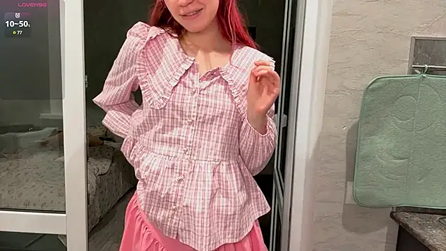 Snapshot of FawnDubler chatting on October 3, 2025, 6:27 pm FawnDubler online show from October 3, 2025, 6:27 pm