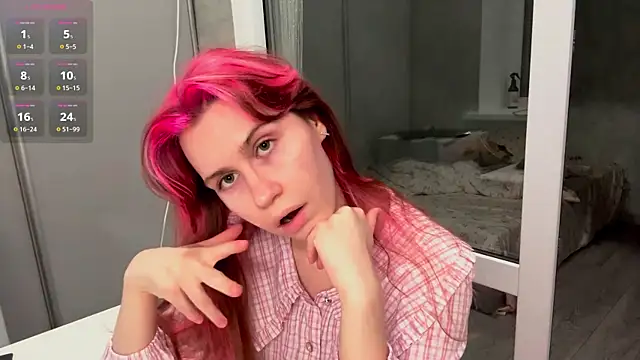 Snapshot of FawnDubler chatting on October 8, 2025, 5:32 pm FawnDubler online show from October 8, 2025, 5:32 pm