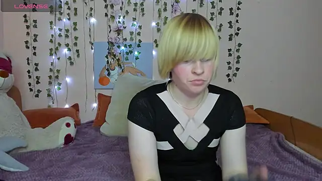 Snapshot of Cattie_w_ chatting on October 22, 2025, 3:07 am Cattie w online show from October 22, 2025, 3:07 am