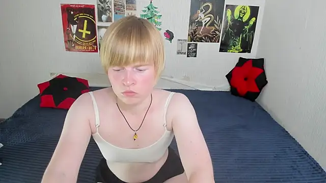 Cattie w  online show from June 16, 2026, 1:19 am
