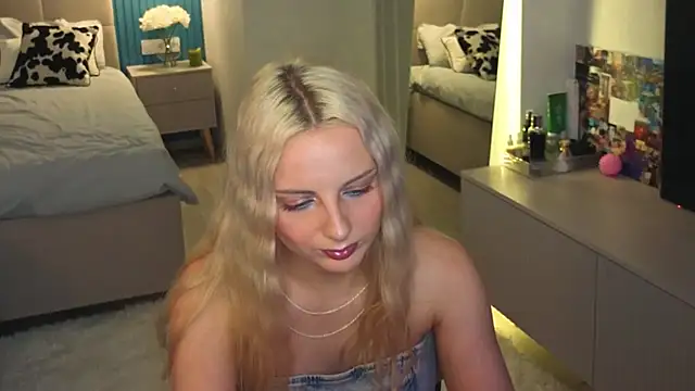 Naymoria online show from July 4, 2026, 3:07 pm