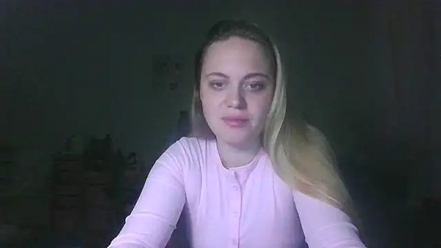 Snapshot of Cynoraye chatting on February 23, 2026, 8:06 pm Cynoraye online show from February 23, 2026, 8:06 pm