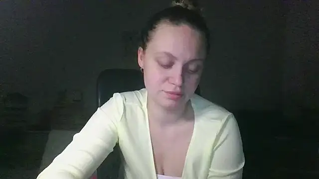 Snapshot of Cynoraye chatting on March 15, 2026, 8:04 pm Cynoraye online show from March 15, 2026, 8:04 pm