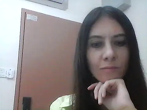 Thaylini online show from January 11, 2026, 2:55 pm