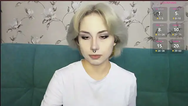 LeisaHopperstad online show from July 5, 2026, 8:21 am