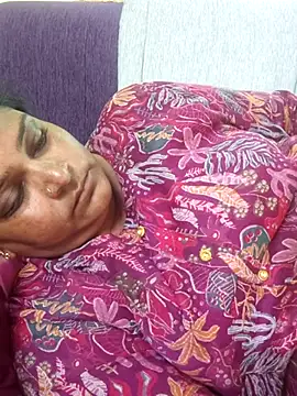navyasree143 online show from April 29, 2026, 2:48 am