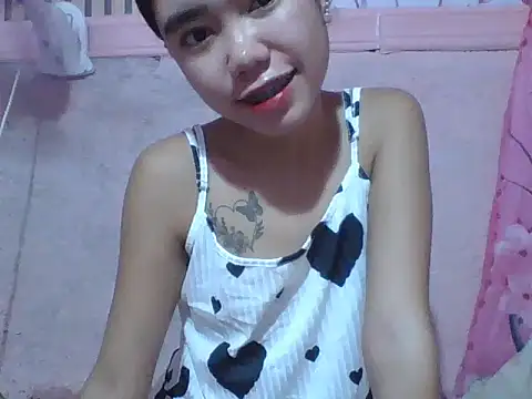Snapshot of SweetPussie18x chatting on May 26, 2026, 12:39 am SweetPussie18x online show from May 26, 2026, 12:39 am