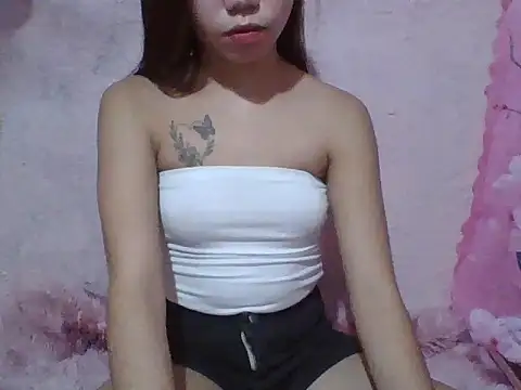 Snapshot of SweetPussie18x chatting on May 27, 2026, 2:14 pm SweetPussie18x online show from May 27, 2026, 2:14 pm