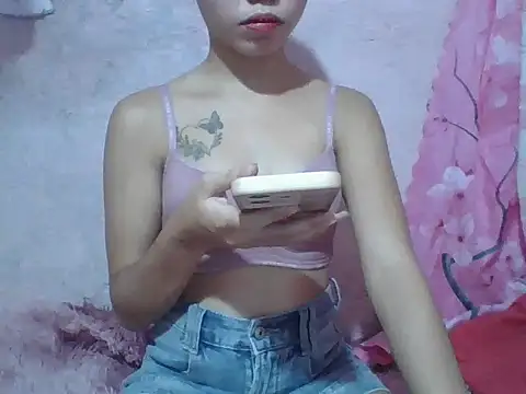 Snapshot of SweetPussie18x chatting on May 28, 2026, 2:20 am SweetPussie18x online show from May 28, 2026, 2:20 am