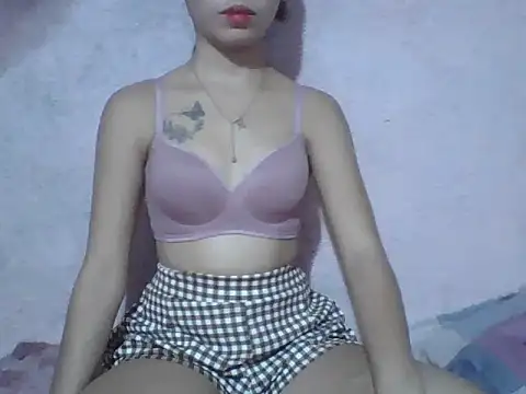 Snapshot of SweetPussie18x chatting on July 2, 2026, 3:34 am SweetPussie18x online show from July 2, 2026, 3:34 am