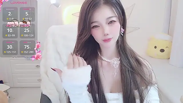 Snapshot of Coco-Di chatting on October 18, 2025, 12:35 am Coco-Di online show from October 18, 2025, 12:35 am