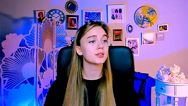 JuneWoods online show from November 14, 2025, 12:37 pm