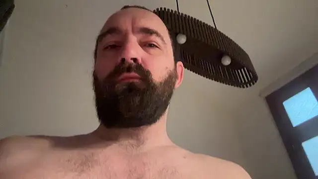 Snapshot of straight2fucked chatting on March 6, 2026, 7:38 am straight2fucked online show from March 6, 2026, 7:38 am