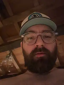 Snapshot of straight2fucked chatting on March 9, 2026, 12:03 am straight2fucked online show from March 9, 2026, 12:03 am